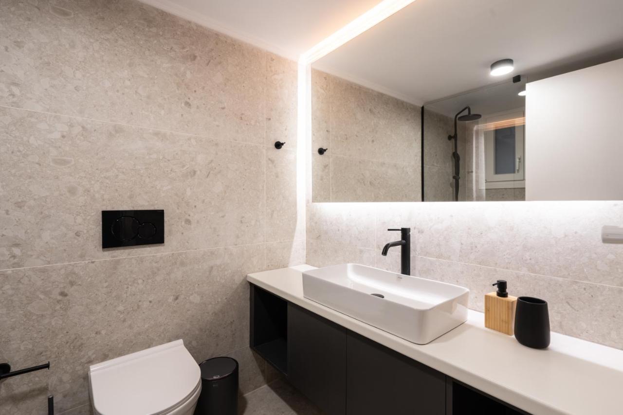 Unique 2 Bedrooms Apartment, Steps To Plaka And City Center Atene Esterno foto