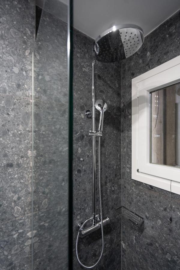 Unique 2 Bedrooms Apartment, Steps To Plaka And City Center Atene Esterno foto
