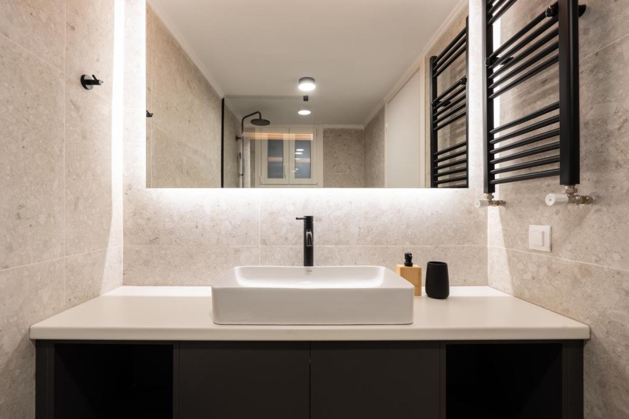 Unique 2 Bedrooms Apartment, Steps To Plaka And City Center Atene Esterno foto